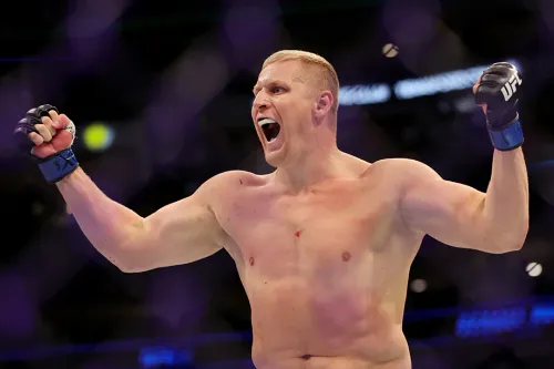 «Это будет настоящая война». Сергей Павлович — о чемпионском бое в UFC