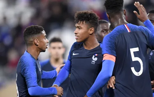 Футболист бросил жену в медовый месяц. В итоге его самого кинули