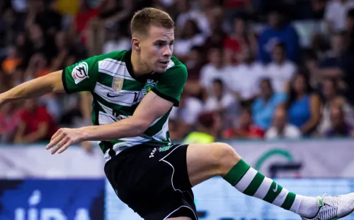 Украинцы отказались жать руку россиянину. Португальцы круто поставили хамов на место