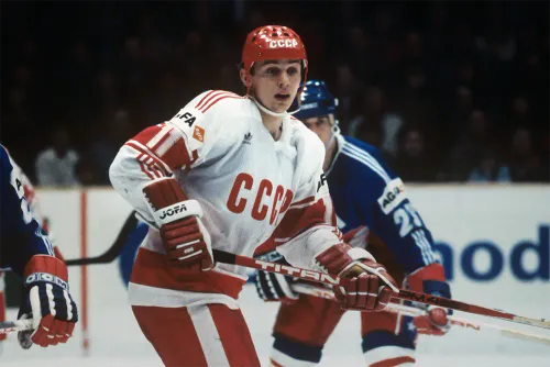 Русский хоккеист со скандалом уехал на Запад. Он публично разнёс тренера сборной