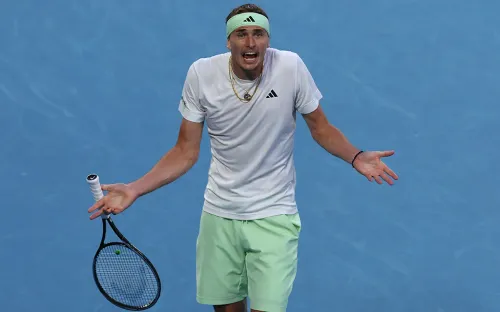 «Домой пошли. Что ты тут делаешь?» Отец Саши Зверева саркастично парировал сыну