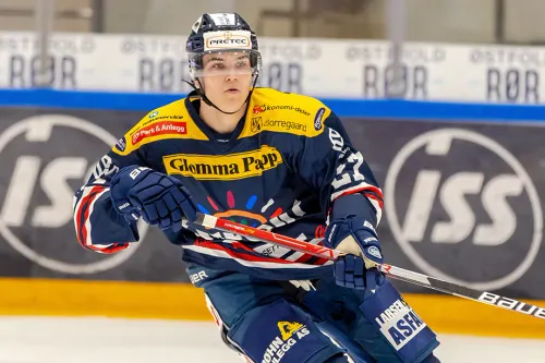 «Грудная мышца была разделена посередине». Молодой хоккеист едва не умер на льду