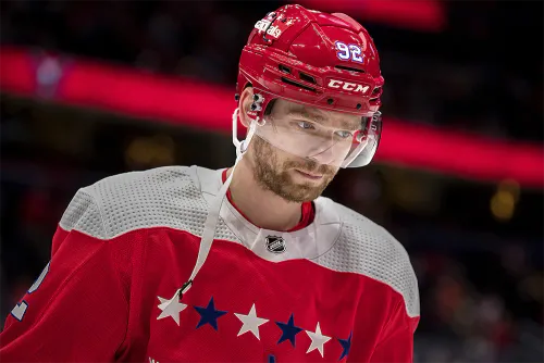 Подставил Овечкина и всю Россию. НХЛ отправила Кузнецова бороться с зависимостью