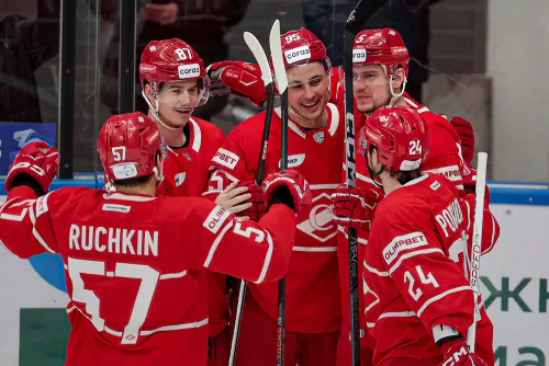 «Спартак» испортил юбилей команде Ларионова. Оборону «Торпедо» смяли за 12 минут