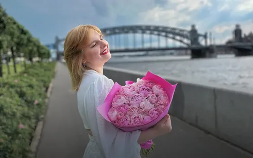 Прописала двоечку. Девушка-спортсменка на дне рождения отправила парня в нокдаун