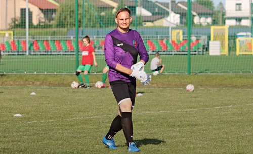 Вратарь женской команды оказался мужчиной. Его вычислил президент клуба