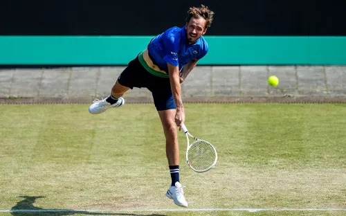 Медведев вновь стремится в финал в Галле. Расправится с французом Гали?