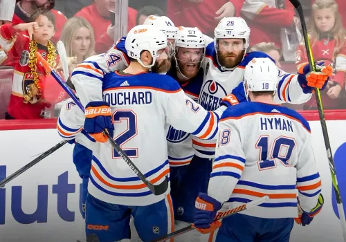 Макдэвид заставил Бобровского забросить в свои ворота. Канадцы в шаге от великого камбэка