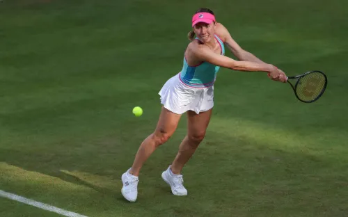 Александрова идёт за третьим титулом в Хертогенбосхе. Справится с Мертенс в полуфинале?