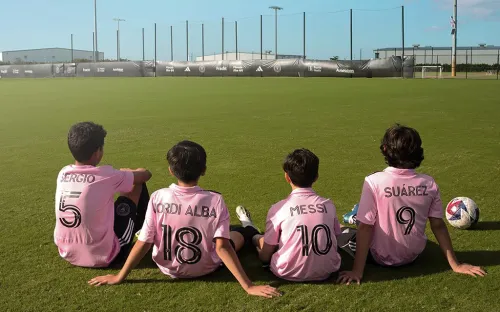 Месси собирает друзей. В «Интер Майами» едет ещё один старый знакомый Лео