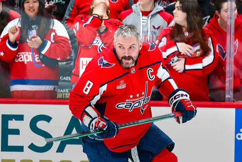 Батя вернулся! Овечкин затащил «Вашингтону» победу и продлил результативную серию