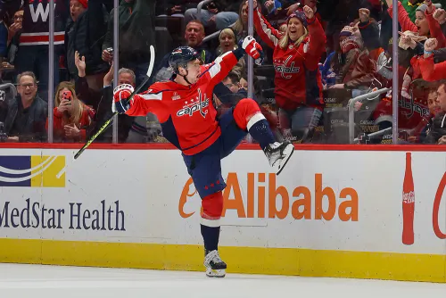 «Птичка» в клетке. Евгений Кузнецов сделал главный выбор в своей карьере