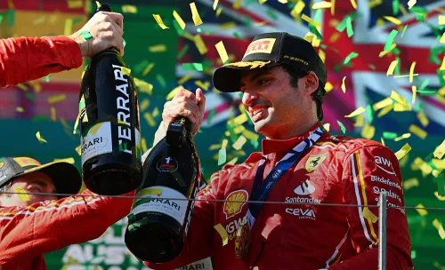 Вернулся из больницы с триумфом. Сайнс с Леклером выбили Ферстаппена из тройки в Австралии