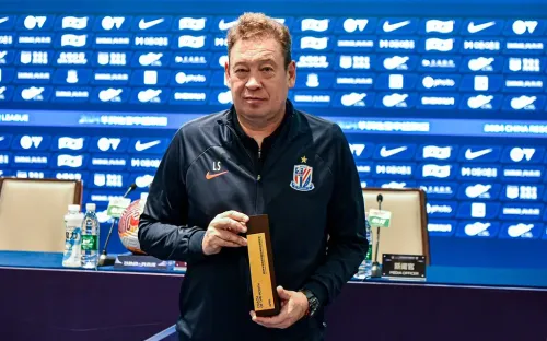 Царь Леонид непобедим в Китае. Слуцкого уже видят в сборной Поднебесной