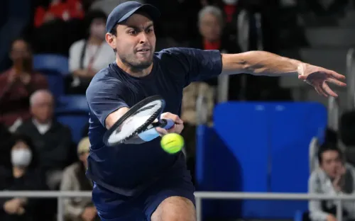 Танцы под дождём. Карацев в пяти сетах проиграл экс-россиянину на «Ролан Гаррос»