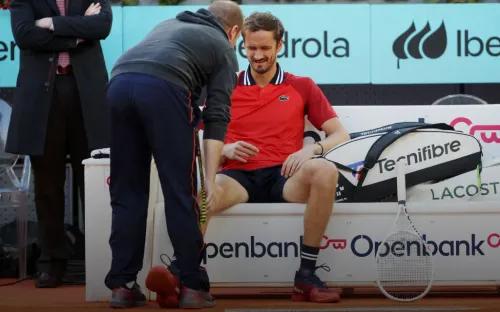 Медведев не проиграл в Мадриде. Россиянин бился отчаянно, но всё сломала травма