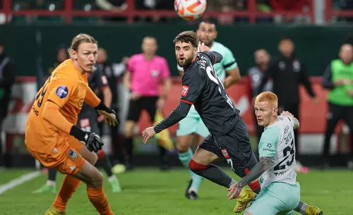 Уехал из России и покалечил сам себя. Нелепое поведение экс-игрока «Локомотива»