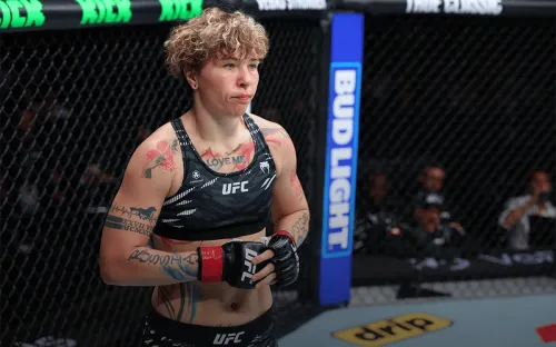 Россиянку затравили за выступление с флагом! Ирине массово угрожали убийством