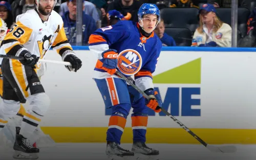 Объехал всю Европу и играл за университет в США. В НХЛ дебютировал удивительный россиянин