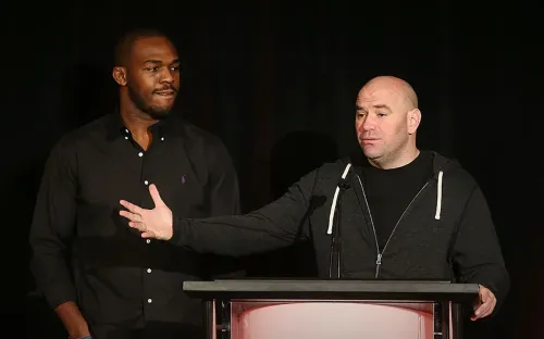 Легендарного Боунса обвиняют в убийстве дивизиона. Подельник Джонса – Дана Уайт