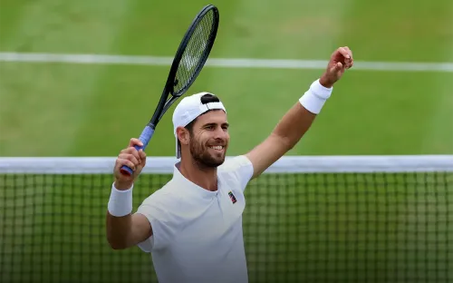 Брейк за брейком. Хачанов разнёс поляка и вышел в четвертьфинал Уимблдона