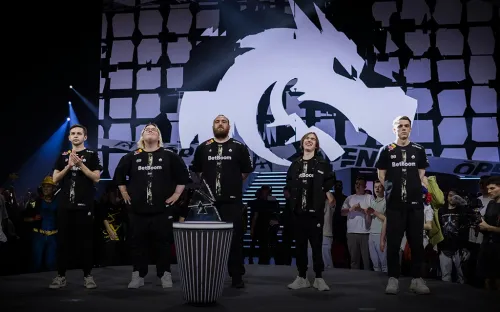 Россиян освистали трибуны. Наши парни вынесли украинцев и заткнули всех