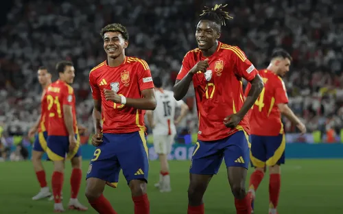 «Барса» собирает дрим-тим вундеркиндов. Клуб урвал героя Евро-24 и друга Ямаля