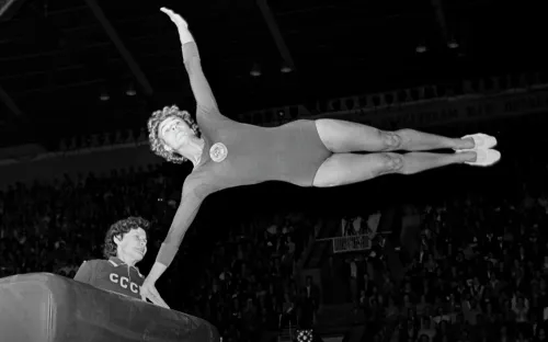 Скрыла правду ради успеха. Гимнастка стала легендой на пятом месяце беременности