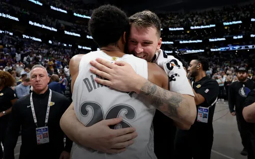 Дончич плакал и обнимался с бывшими партнёрами. Но всё равно разгромил «Даллас»