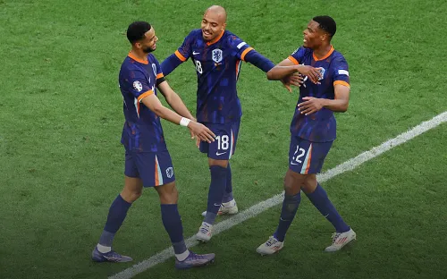 Невероятный Гакпо испортил сказку Румынии. Но даже его затмил джокер, оформивший дубль