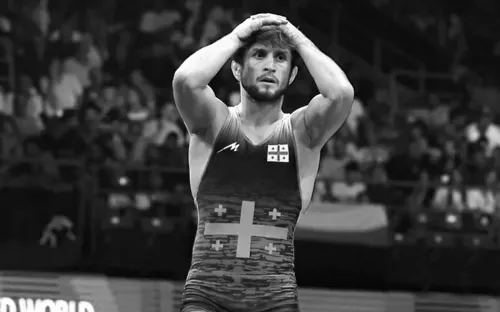 За полгода потерял всю семью. Чемпион мира покончил с собой в возрасте 27 лет