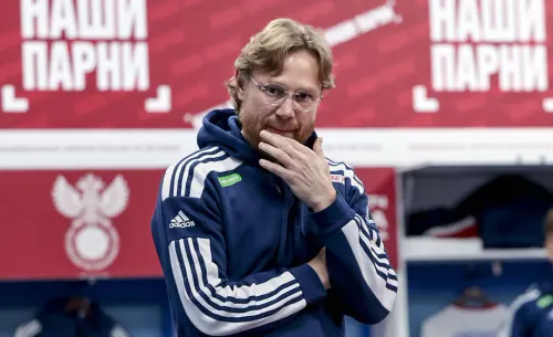 «Карпин доказал, что идеален для этой работы». Д. Комбаров подвёл итоги года для сборной