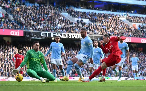 «Манчестер Сити» упустил победу. «Ливерпуль» спасся в самом конце