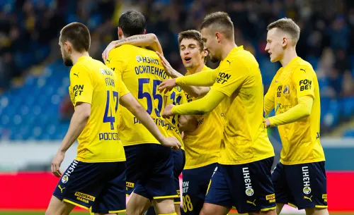 «Паровоз» в топ-3 не заедет. Подопечные Карпина переиграли «Локомотив»