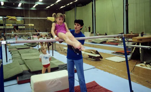 Оскорбляла и унижала. Русского тренера выгнали из канадской гимнастики