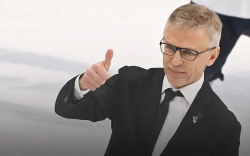 Приручил серебряную лань. Игорь Ларионов — лучший тренер 2023 года