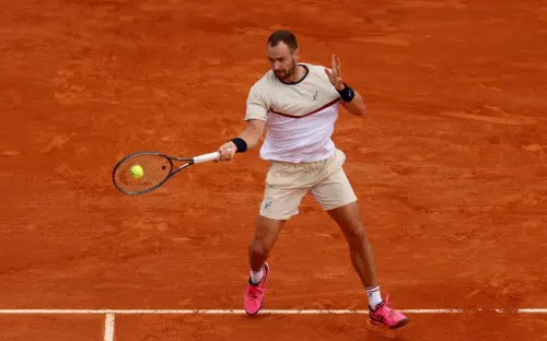 Сафиуллин «угостил» аргентинца «баранкой». По плану в следующем круге ОИ у него Алькарас