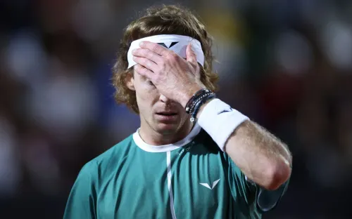 Рублёв опять взялся за старое. Наговорил много плохих слов и вылетел от 109-й ракетки мира