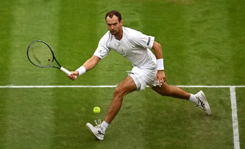 Сафиуллин на классе убрал Махача. На этот раз обошлось без камбэков