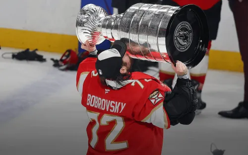 В НХЛ видят Бобровского в Зале Славы. ИИХФ продолжает погружаться в пучину позора