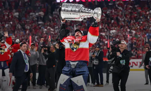 Великий триумф Боба. «Флорида» раскатала «Эдмонтон» и второй год подряд взяла Кубок Стэнли