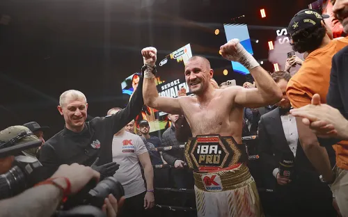 Ковалёв ярко завершил карьеру! У соперника не было шансов испортить исторический день