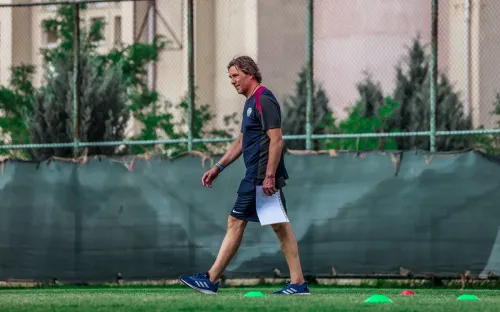 По мячу били, по-турецки говорили. В Анталье всё больше российского присутствия