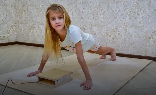 2524 отжимания – немыслимый рекорд. Но в «Гиннесе» не видят достижение 8-летней россиянки