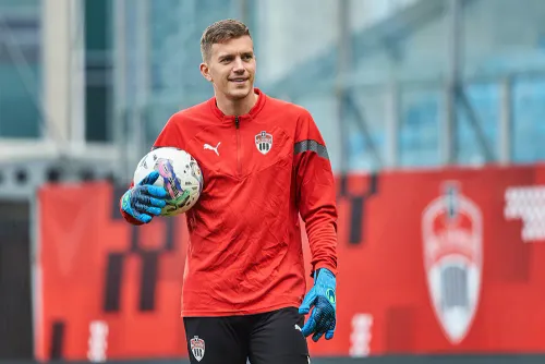 Вместо восходящей звезды – «сбитый лётчик». «Локомотив» делает рискованную ставку