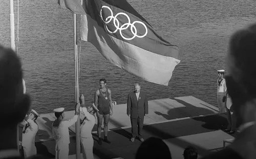 Олимпийский хет-трик, добытый кровью. Как Иванов уничтожил карьеру своего лютого врага