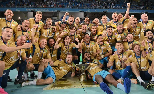 Театр начинается с вешалки. А новый футбольный сезон - с победы «Зенита»