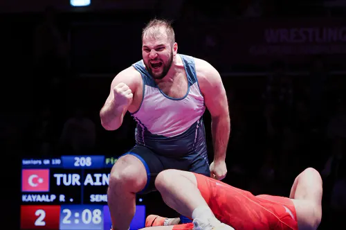 Русский богатырь сломил легенду. И не дал турку превзойти великого Карелина