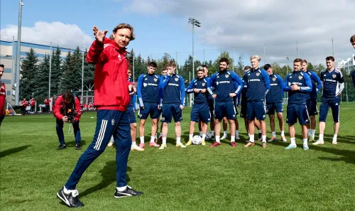 Сборная России — отражение общества. Игроки к Карпину не прислушаются