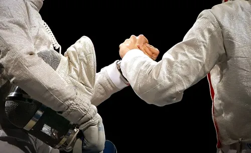 Торжество лицемерия. Как рукопожатия в спорте погрязли в политике